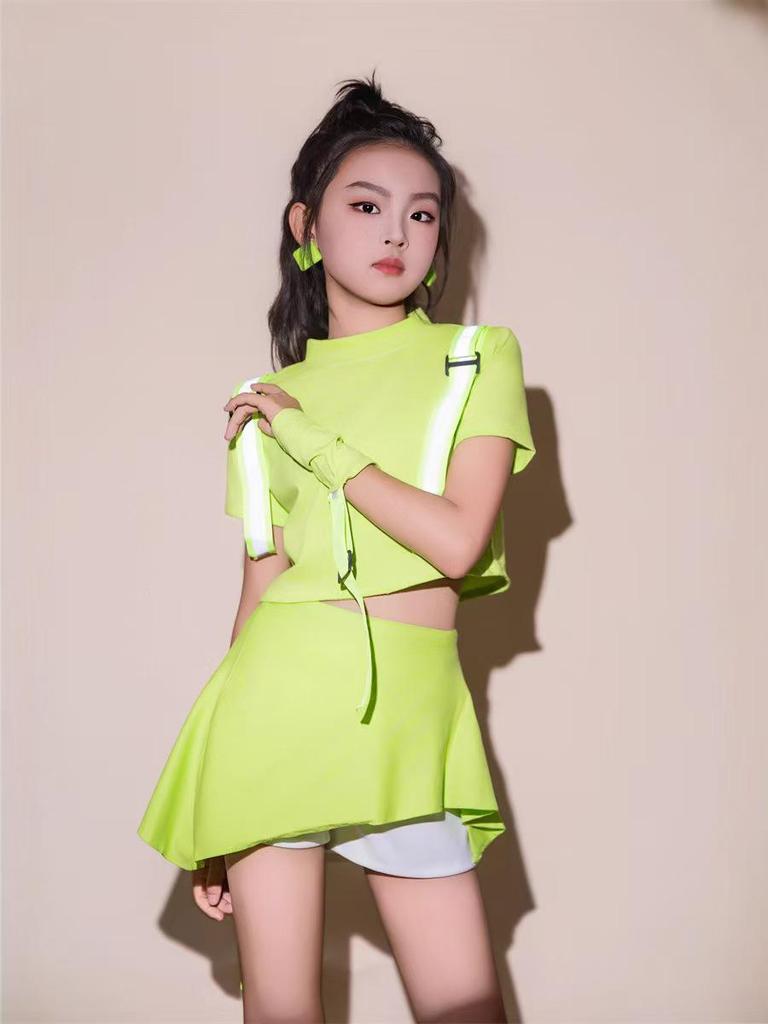 Fluorescent Green Girls' T-shirt & Skort Set - Trendy, Sporty Style for Middle & Older Kids, Ideal for Daily Wear & Fashion Shows