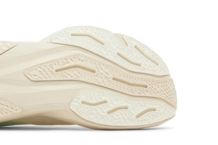 Men's Sneakers New Balance FuelCell Rebel v4 White Linen White/Linen/Sea Salt