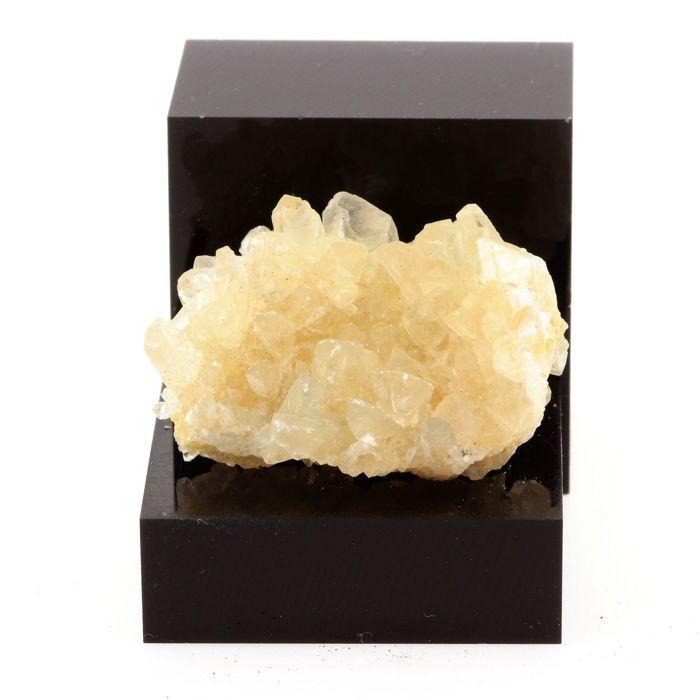 Calcite 52.9 carats