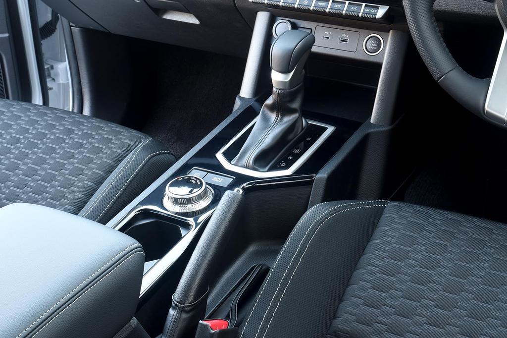 SecondStage Shift Panel for Mitsubishi Triton LC Piano B041BLK Series, Black,