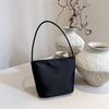 Damen Handtasche mit hoher Kapazität Unterarmhandtasche Schultertasche Wasserdicht Bestickte Buchstaben Unterarmtasche Tragetaschen