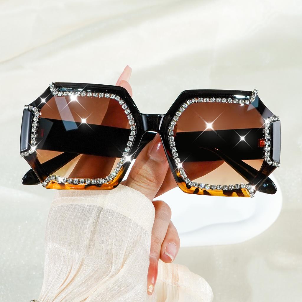 Large Square Women's Luxury Rhinestone Fashion Gradient Darkening Props Makeup Fashion SunGlasses