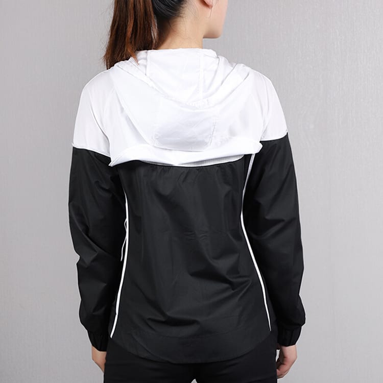 Nike Jackets Women's Hooded Moderate BQ4716-011