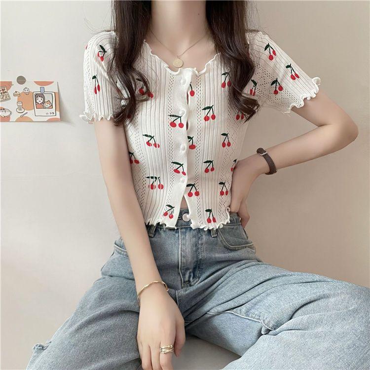 Sommerliches T-Shirt mit Kirschdruck für Damen, koreanische Version, schmale Passform und vielseitiges kurzes Strickjacken-Oberteil