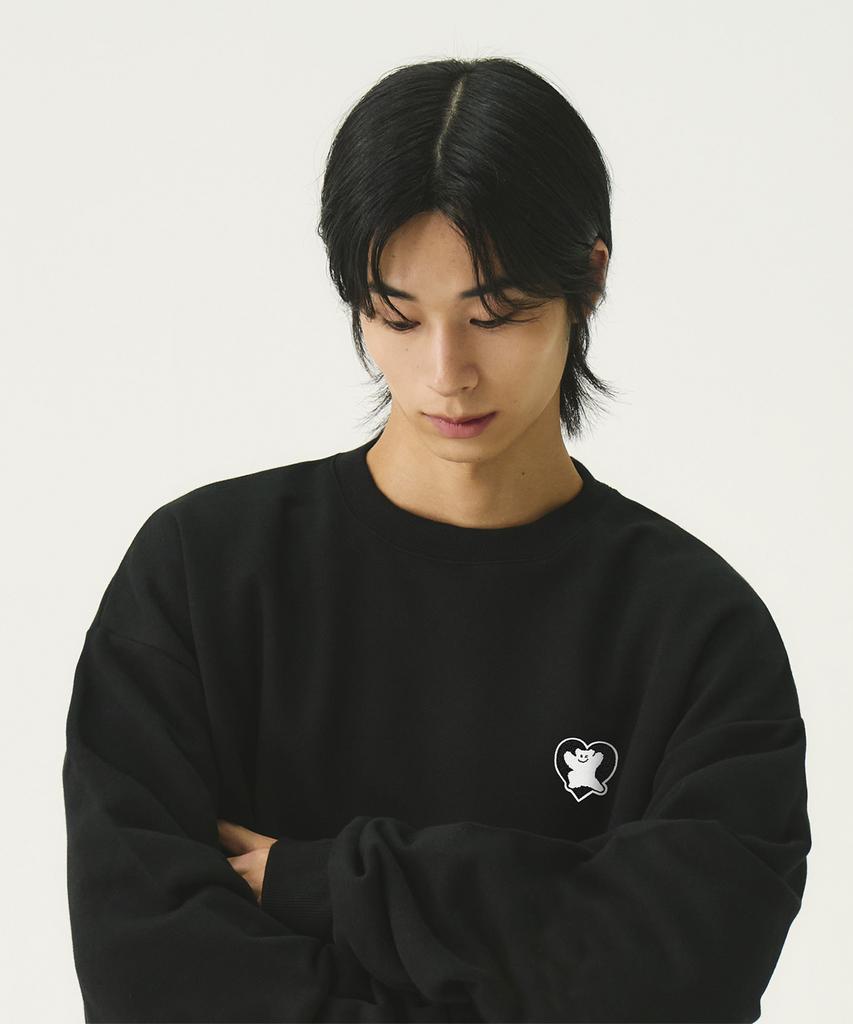 GRAVER [Unisex] Bear Heart Embroidered Sweatshirt_Black/Black Logo