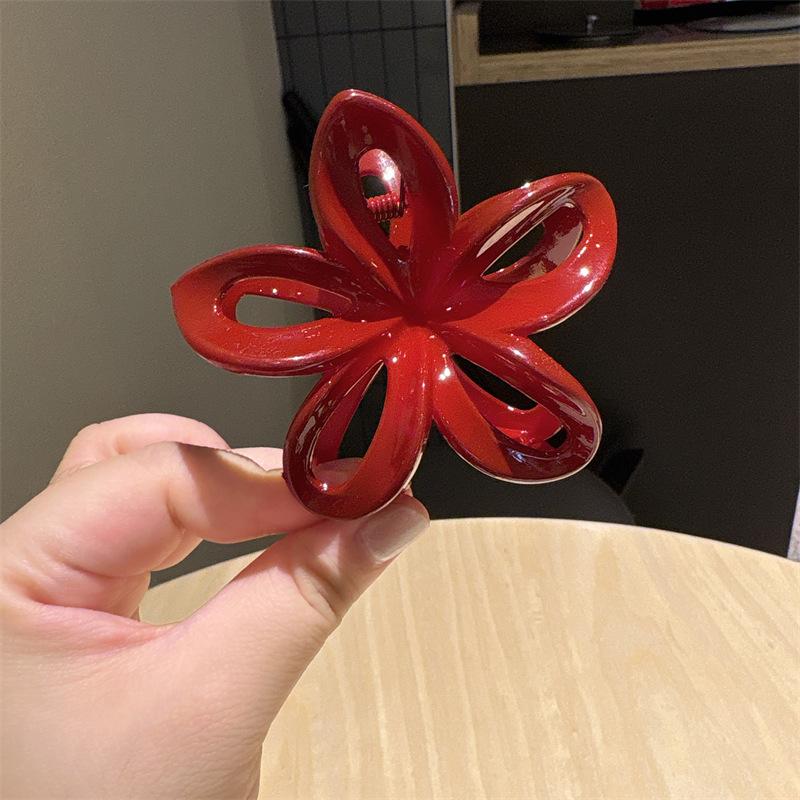 New Irregular Red Flower Hair Clip for Women Simple Temperament Back of The Head Hair Claws Barrettes Girl Hair Accessories