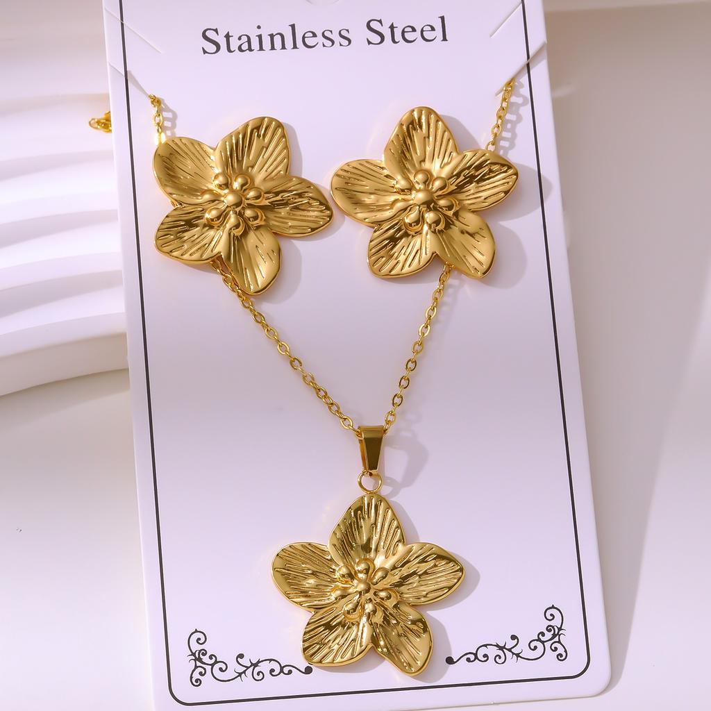 Personalized European and American Fashion Stainless Steel Stud Earrings Necklace Titanium Steel Non-fading Jewelry Set
