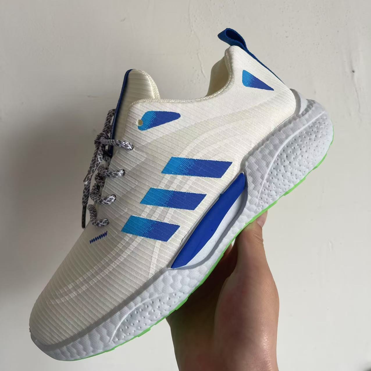 Мужская спортивная обувь Мужская сетчатая дышащая обувь Легкая повседневная универсальная удобная спортивная беговая обувь Мужская 39