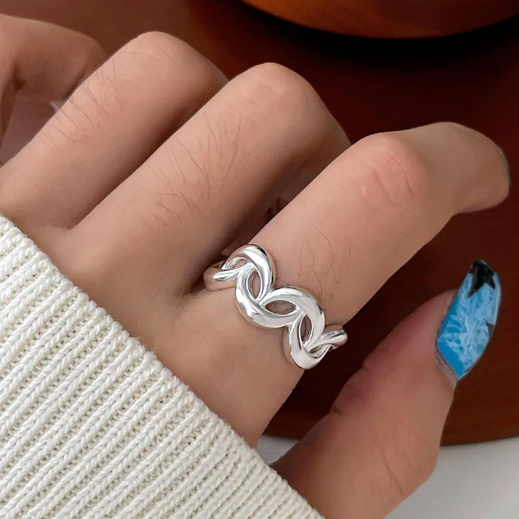 High-End Geometric Openwork Crescent Star Ring - Minimalist, Stackable, Trendy Women's Index Finger Jewelry
