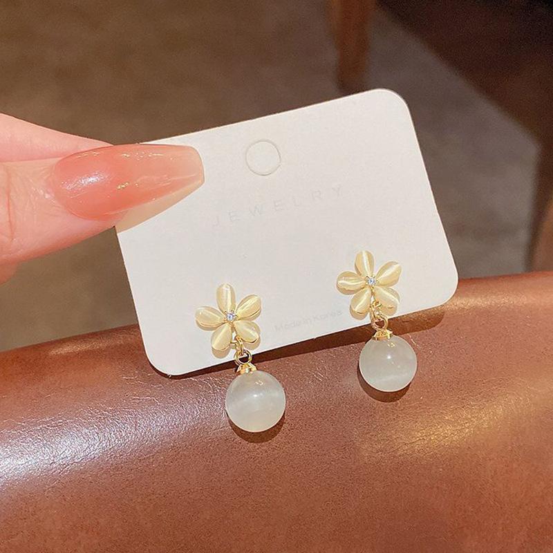 Изысканные серьги-цветы для женщин