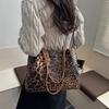 Retro Leopard Print Large Capacity New Tote Bag Simple Fashion Commuter Handbag Fashionable Shoulder Bag