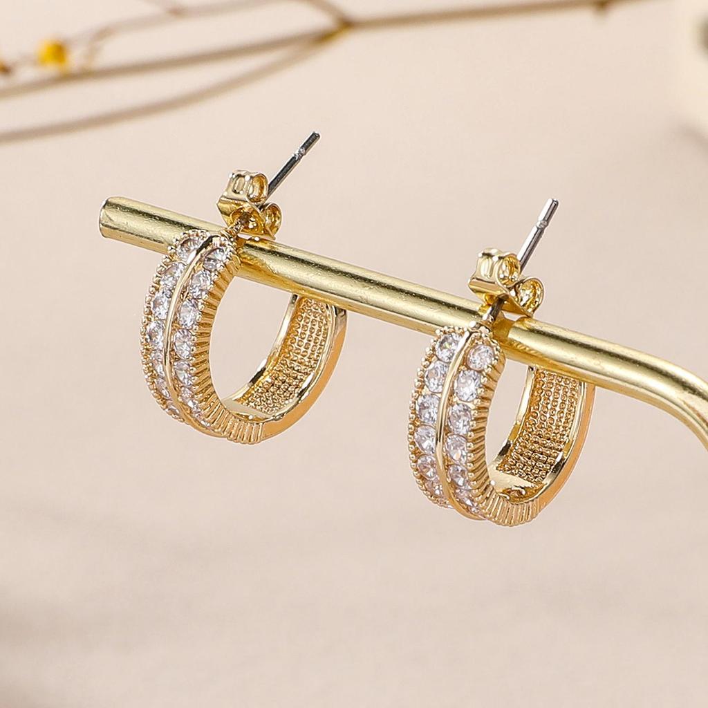 Elegant C-Shaped Zircon Stud Earrings – European and American Style, High-end Feel, Light Luxury Design