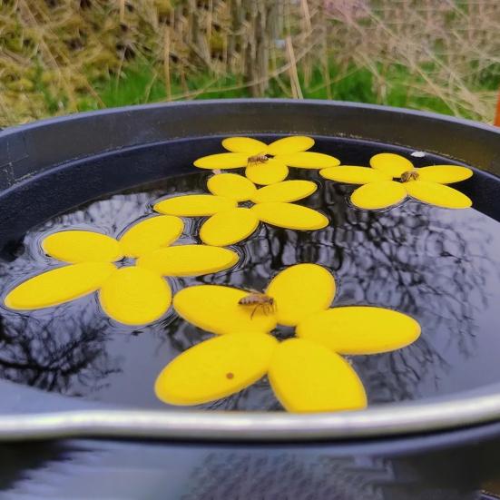 Bee Watering Station Flower Shape Floating Butterfly Waterer Garden Bee Insect Drinking