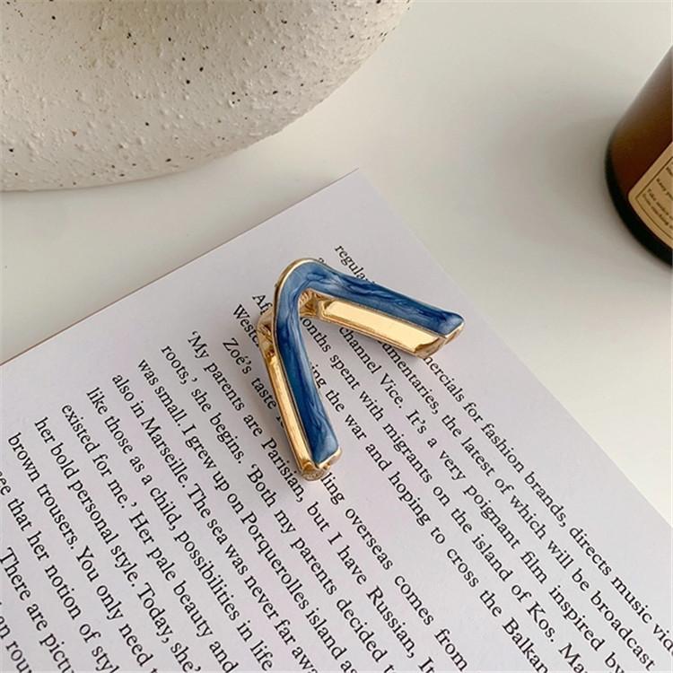 V-shaped Hair Claws Fashionable Gold Color Metal Hair Clips Small Practical Ponytail Ornament Korean Popular Headwear