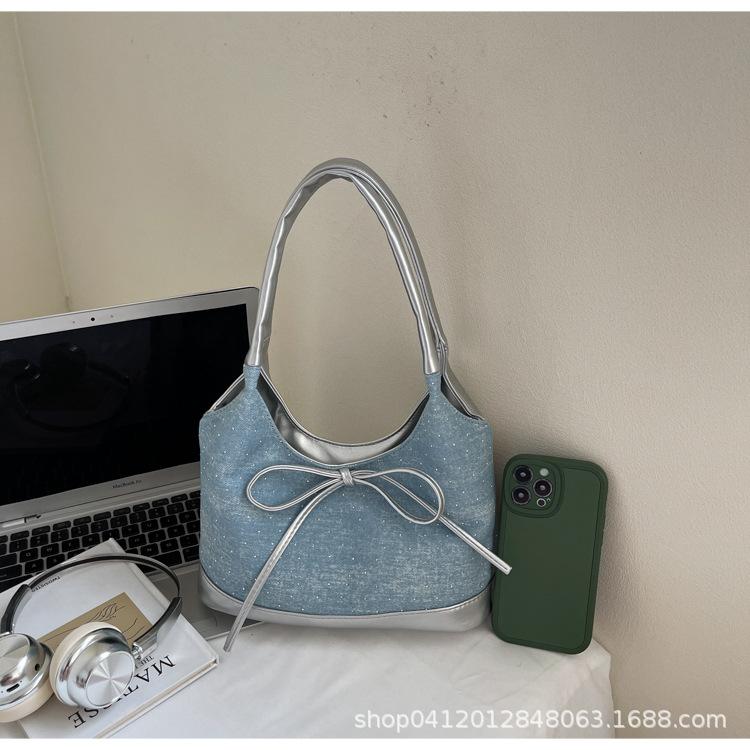 

Джинсовая сумка-тоут большой вместимости под мышкой, женская сумка 2025, новая модная сумка-тоут с бантом, премиальная сумка через плечо небесно-голубой
