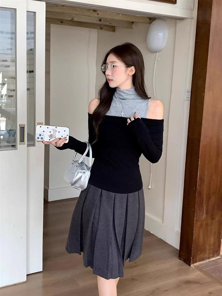 2025 Autumn Women's High Neck Off-the-Shoulder Long Sleeve Color Block Cropped Top, Slim Fit, Spicy Style