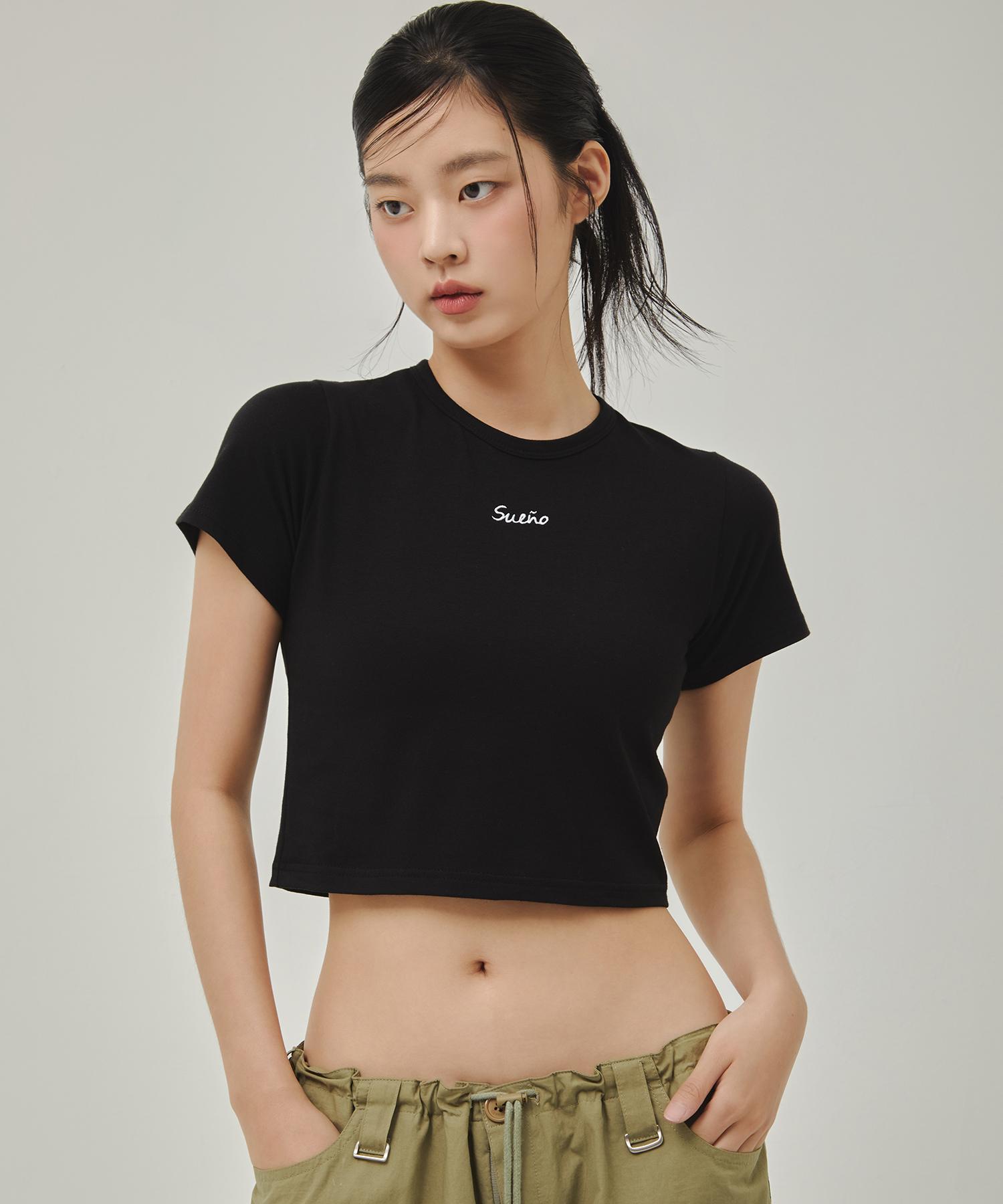 Sueno Studio Lettering Embroidery Crop T-Shirt (Black) M