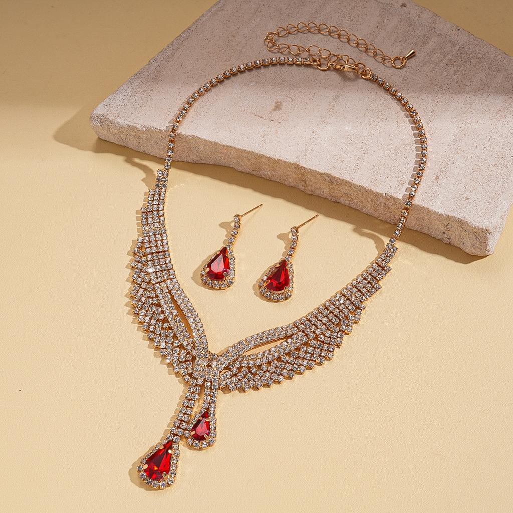 Two-piece Set of Diamond-encrusted Water Drop Pendant, Collarbone Chain, Temperament, Fashionable Neck Chain, Light Luxury Necklace.
