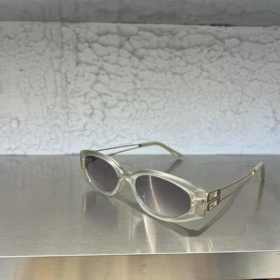 

Premium Korean Fashion Men Sunglasses Cat Eye Shape UV400 Protection Sun Glasses Woman Travelling Hiking ladies Sunglass