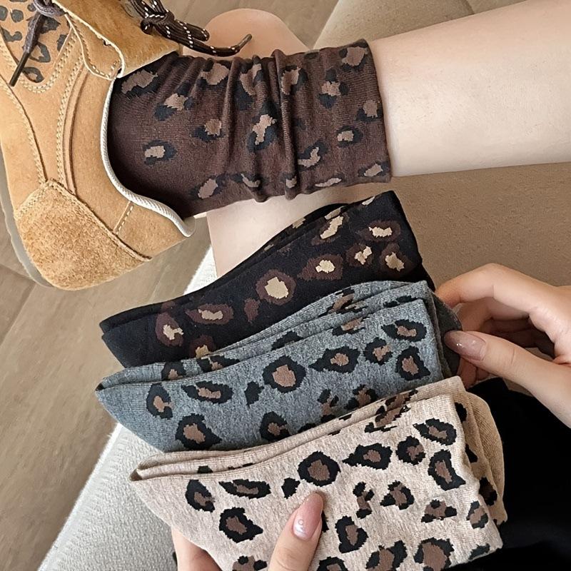 5 Pairs Thermal Crew Socks for Women, Leopard Print Cotton Cozy Quarter Socks Warm Neutral Ankle Socks for Women