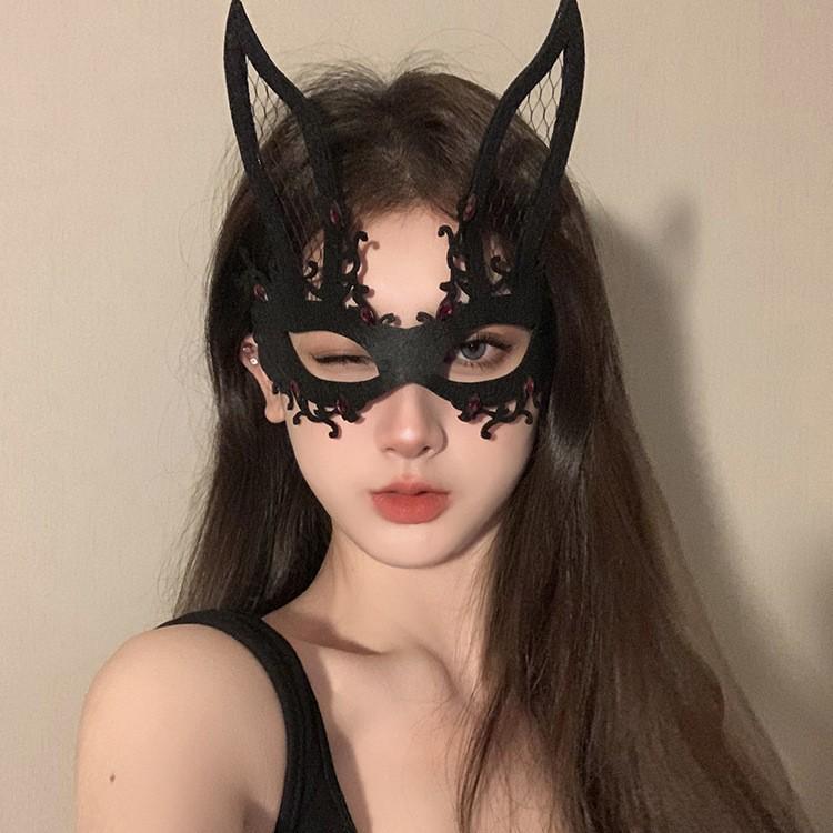 Sexy Half-Face Lace Feather Mask for Halloween Makeup Masquerade Party
