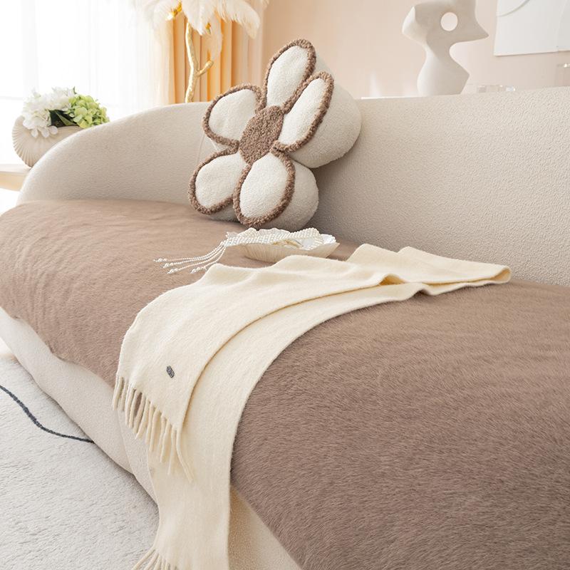 Winter Plush Thickened Special-Shaped Sofa Cushion Irregular Sofa Cover Towel Soft Comfortable Home Decor 70*70cm