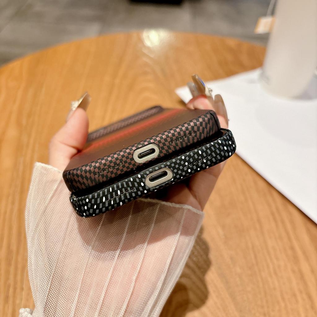 Luksus Karbonfiber Magnetisk Ladebeskyttelse Telefondeksel For iPhone 17 16 Pro Max Samsung S25 S24 Plus S23 S22 A16 A56 A55 Xiaomi 15 Ultra Hardt Deksel