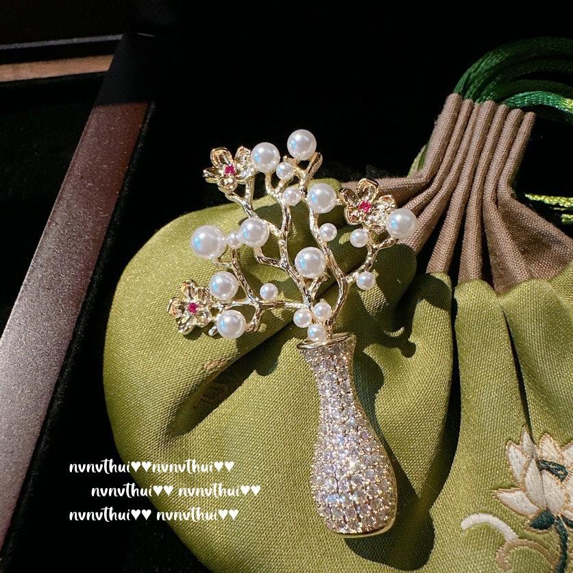 Sunset Melted Gold Peacock Emerald Engraved Fan Brooch Antique Plated 18K Golden Frost Butterfly Zircon Brooch