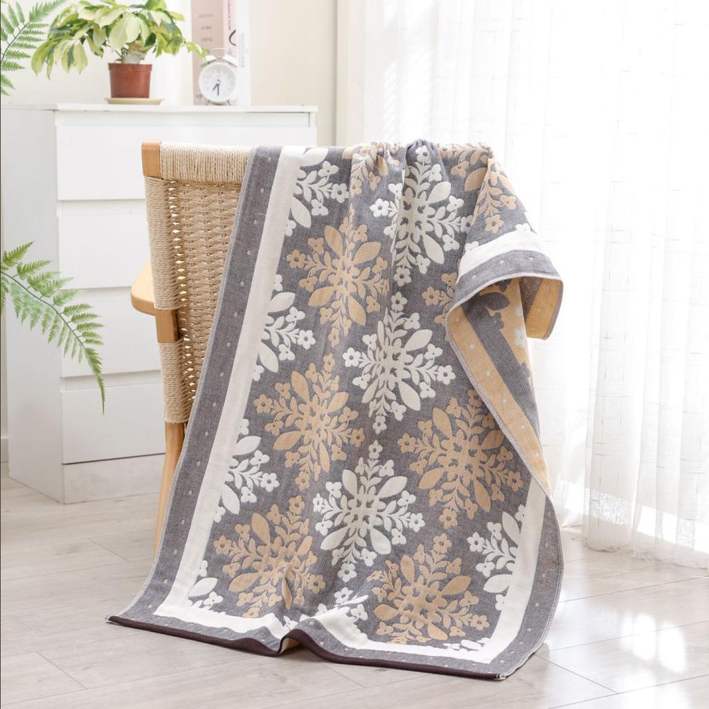 China Colored Jacquard Pure Cotton Four-Layer Gauze Bath Towel Men Women Extra-Large Adult Beach Towel Soft Absorbent