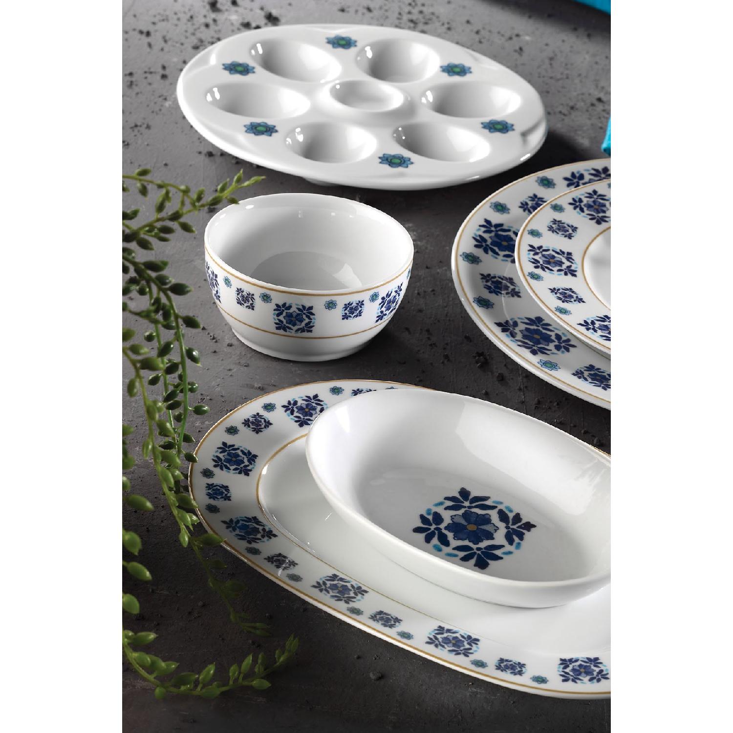 

Leonberg 22 Piece 10397 Pattern Brunch Set