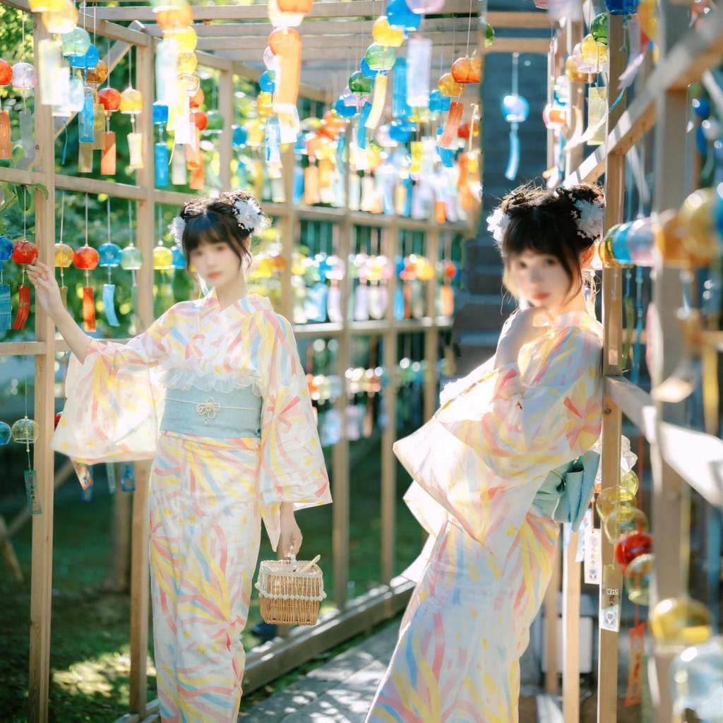 Dámské japonské kimono a yukata šaty pro formální fotografování