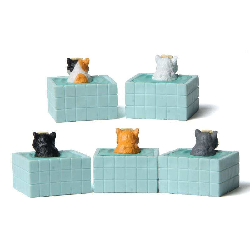 Baden, blaue Badewanne, Katze, kleiner Miao, Mikrolandschaftsgärtnerei, Landschaftsgestaltung und kreative Figuren