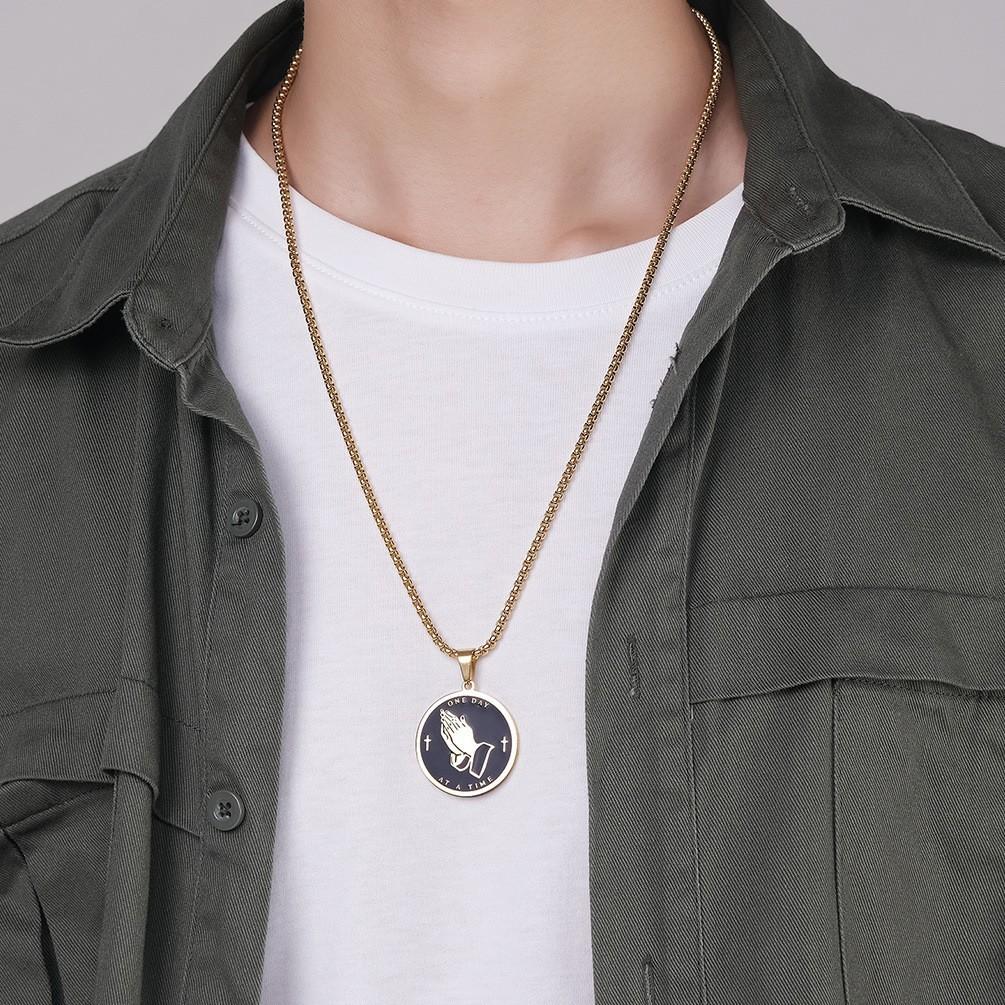 Pendant for Men and Women, Fashionable and Versatile Praying Hands Prayer Medal Necklace