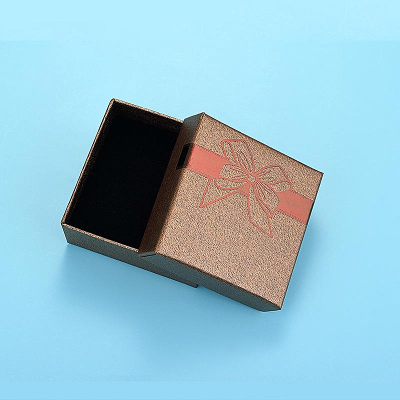 

Шкатулка для украшений «Все в одном»: Коробка с бантом для серег, колец, браслетов и ожерелий кофейный