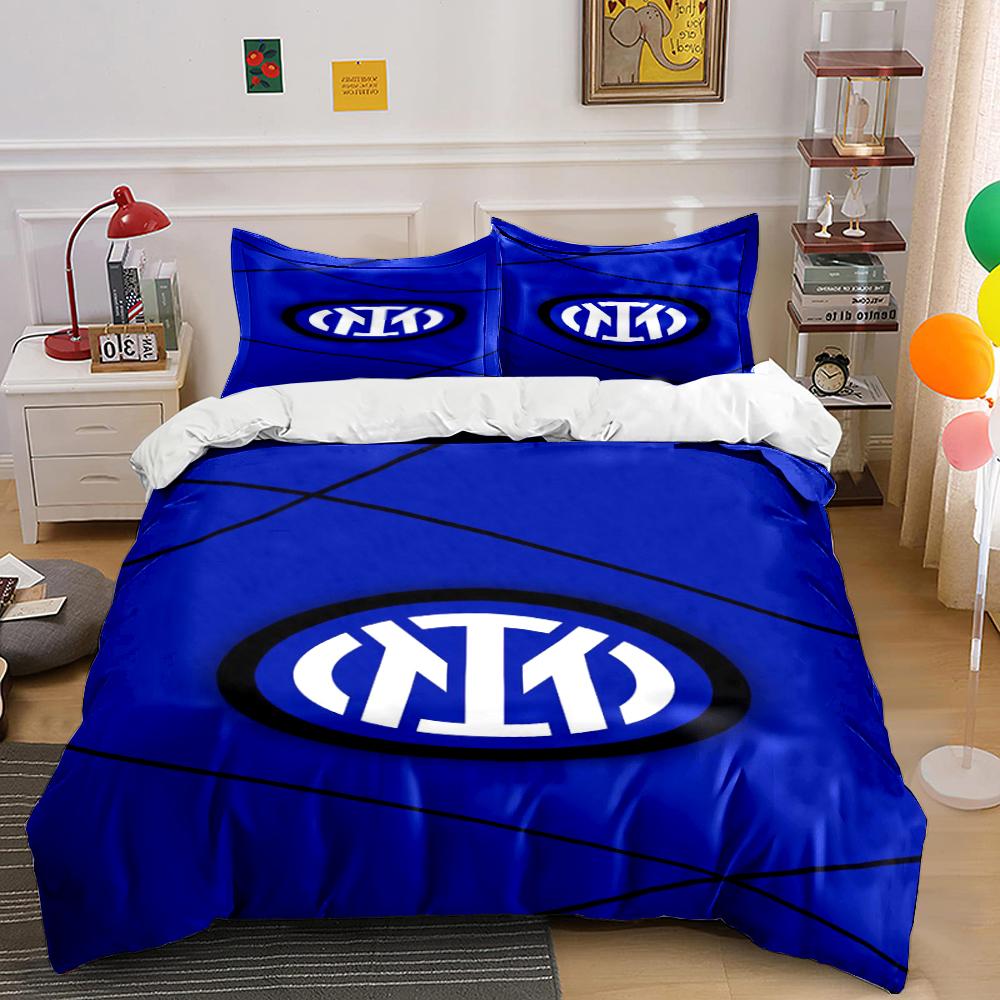 Set Biancheria da Letto Blu con Logo Set Biancheria da Letto (1 copripiumino, 2 federe, piumino non incluso)