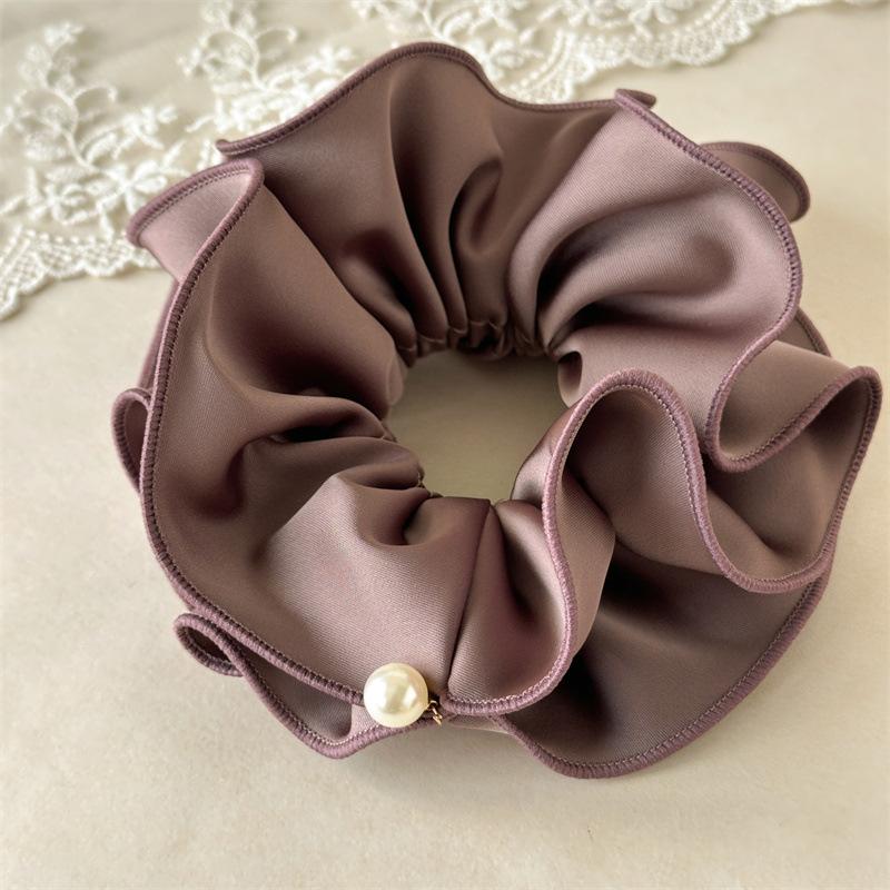 

Elegant Pearl Decorated Scrunchies Fashion Hair Tie for Women Aesthetic Bridal Shower Gift Violet