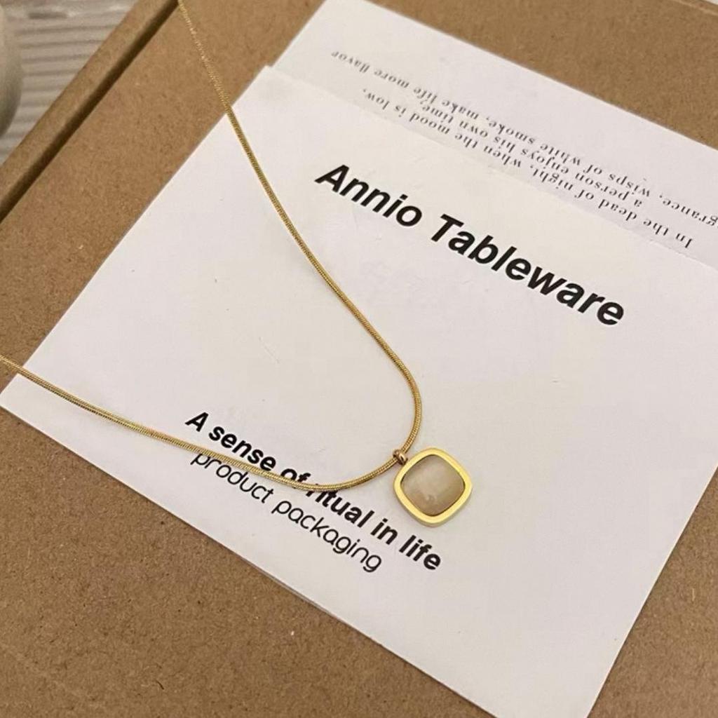 18K Gold-Plated Emerald Square Pendant Necklace - Women's Elegant Titanium Steel Clavicle Chain