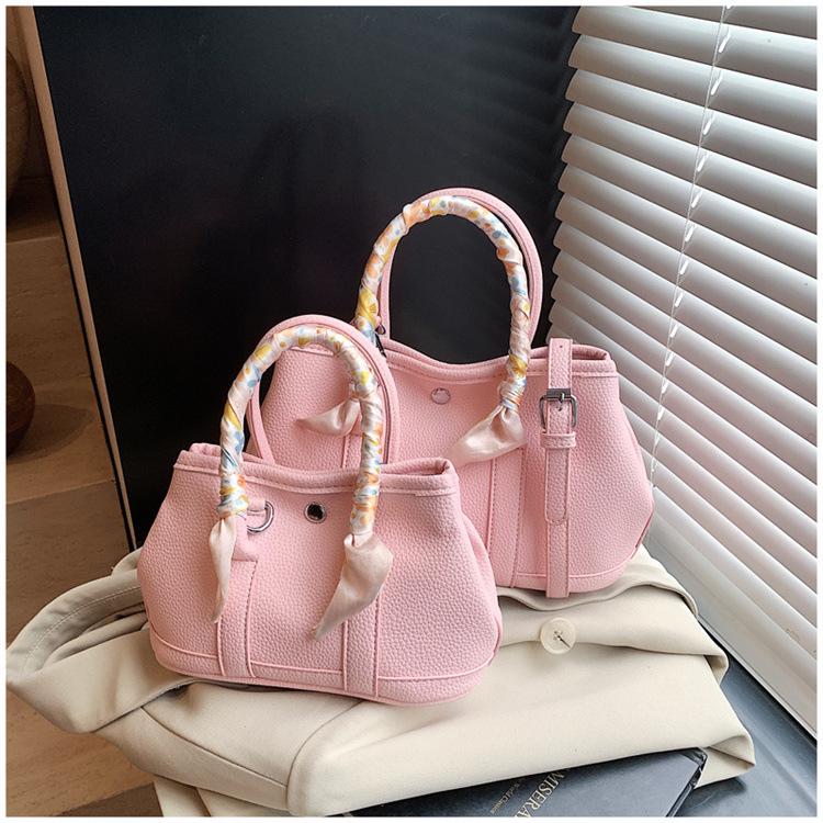 

2025 Women s High-End Lychee Grain Handheld & Crossbody Garden Bag Small чёрный