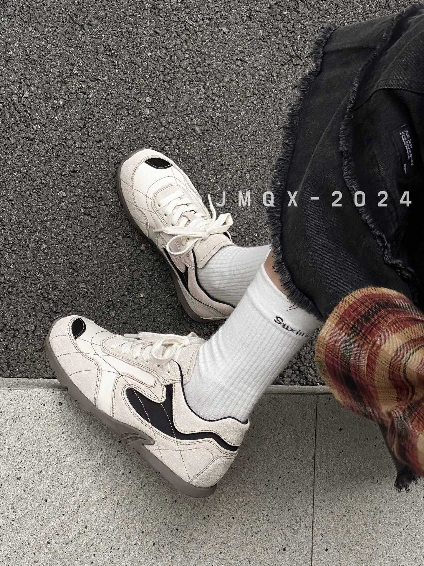 

Leather version~ Blogger with the same fashionable color scheme retro German training shoes women s 2025 new casual flat sneakers 35