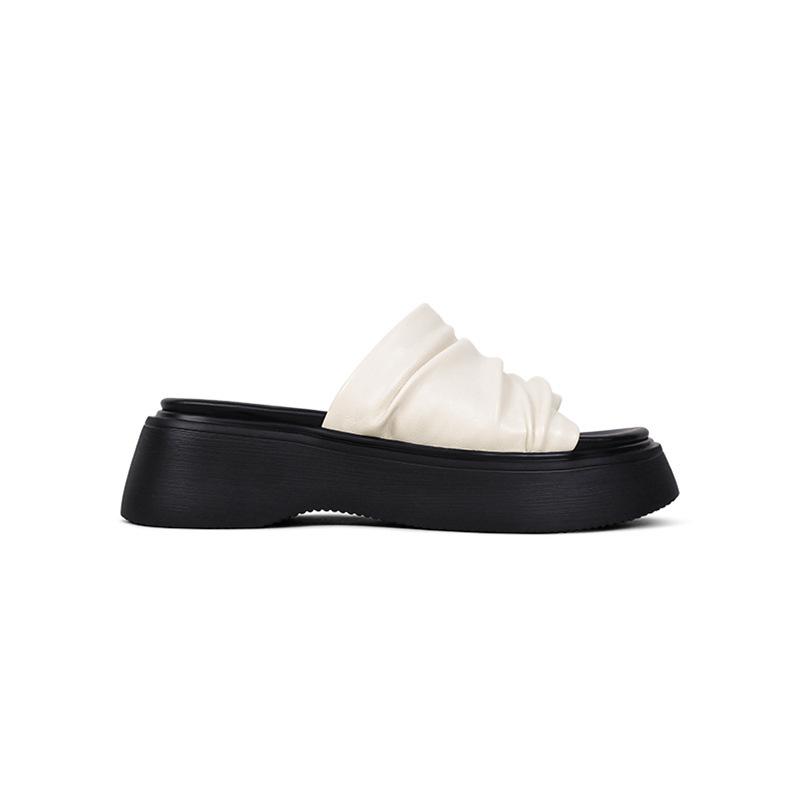 

Шлепанцы на толстой подошве из мятой кожи на платформе, женские летние 2025, новая уличная обувь, мягкая кожа, мягкие вощеные сандалии на подошве-маффине 40