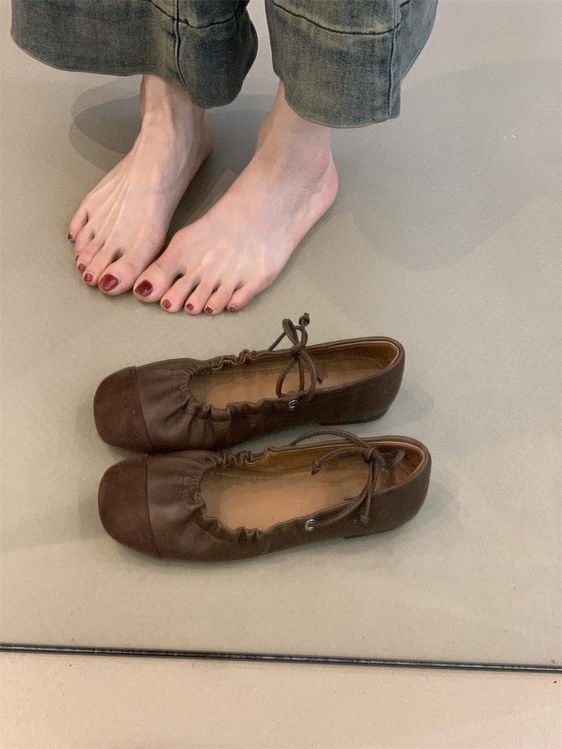 Ретро туфли Мэри Джейн Весна Мори Женские Литературная Индивидуальность Складки Сочетание Цветов Круглый Носок Мелкий Вырез Плоская Подошва Балетки 40 коричневый 2990₽