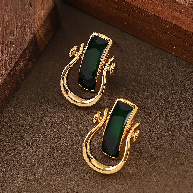 

French retro personality medium ancient style dripping oil enamel glaze horseshoe buckle earrings light luxury high-end earrings literary and retro 18k real gold plating