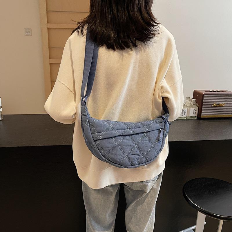 Herbst- und Winter-Rhombus-Knödelbeutel Baumwolltasche 2025 neue Schulter Damenhandtasche vielseitig großvolumig lässige Studenten-Umhängetasche