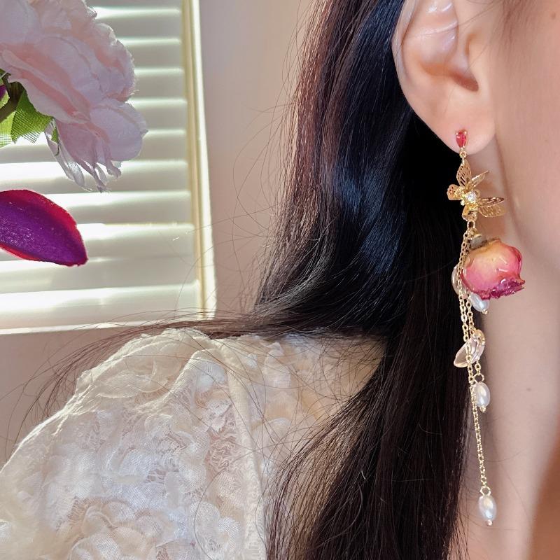 Court-style Retro Romantic Natural Red Rose Flower Copper-plated with Real Gold Pearl Earrings As A Design Accessory Stud Earrings