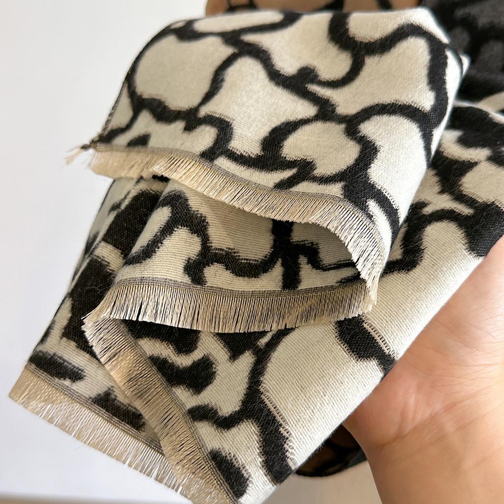 Leopard Print Fashion Double-sided Imitation Cashmere Scarf, Warm Long Scarf, High-end Versatile To Keep Out the Cold and Thickened Scarf