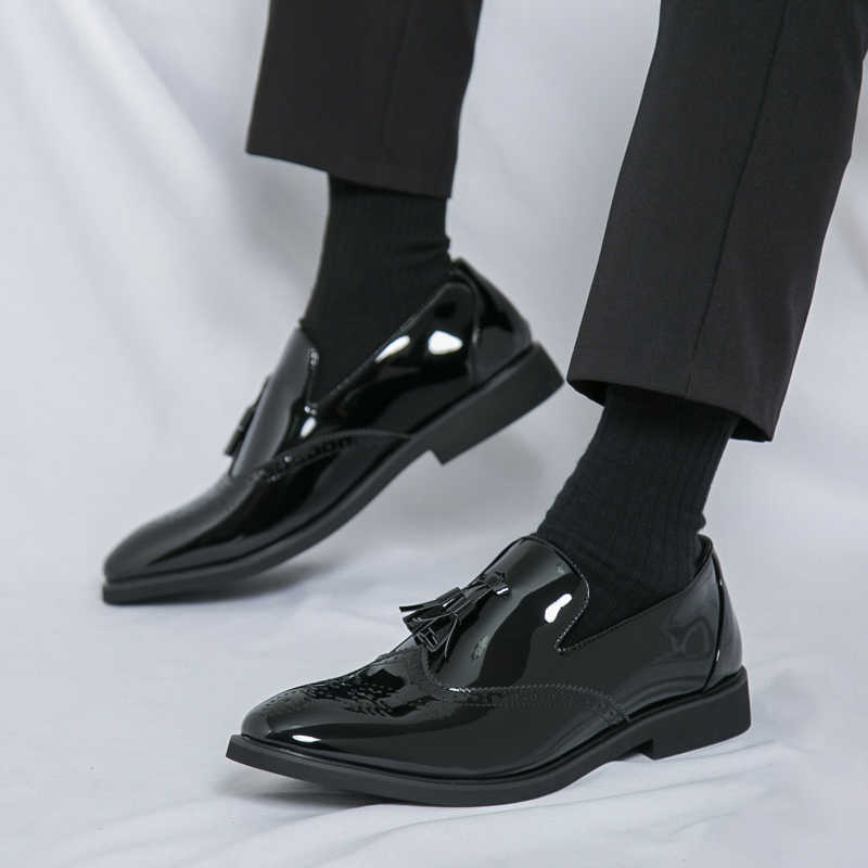 Fashion Perforated Increase Height Basket Running Casual Wedding Bridal Shoes White Sneakers Men Sport Chassure Tenix Designers