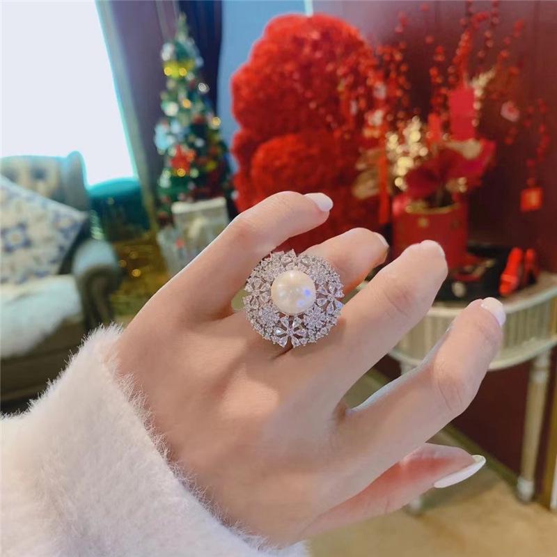 Women's Luxury French Pearl Ring with Pavé Diamonds - High-End Xiaohongshu-Inspired Design