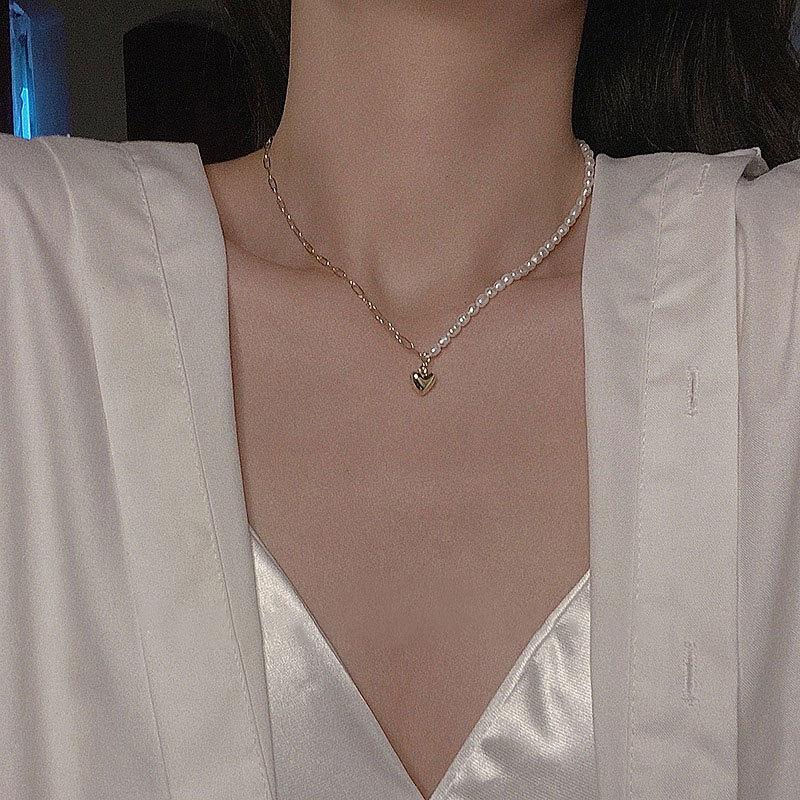 Niche Sense of Natural Freshwater Pearl Asymmetric Splicing Collarbone Chain Love Pendant Necklace for Women