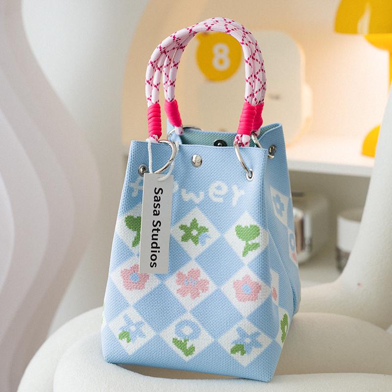 Stilvolle japanisch-koreanische Strickhandtasche: Große Tragetasche & Tragbare Pendel-Quadrat-Tasche