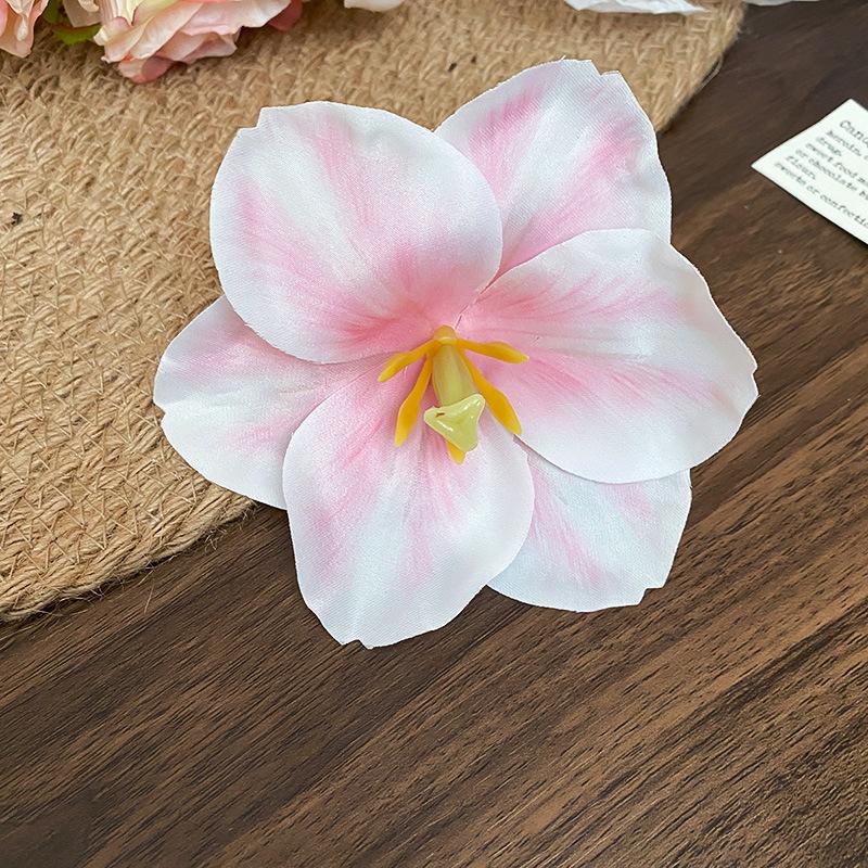 Elegant Floral 3D Hair Clip - Sweet Bangs Duckbill Accessory for Summer